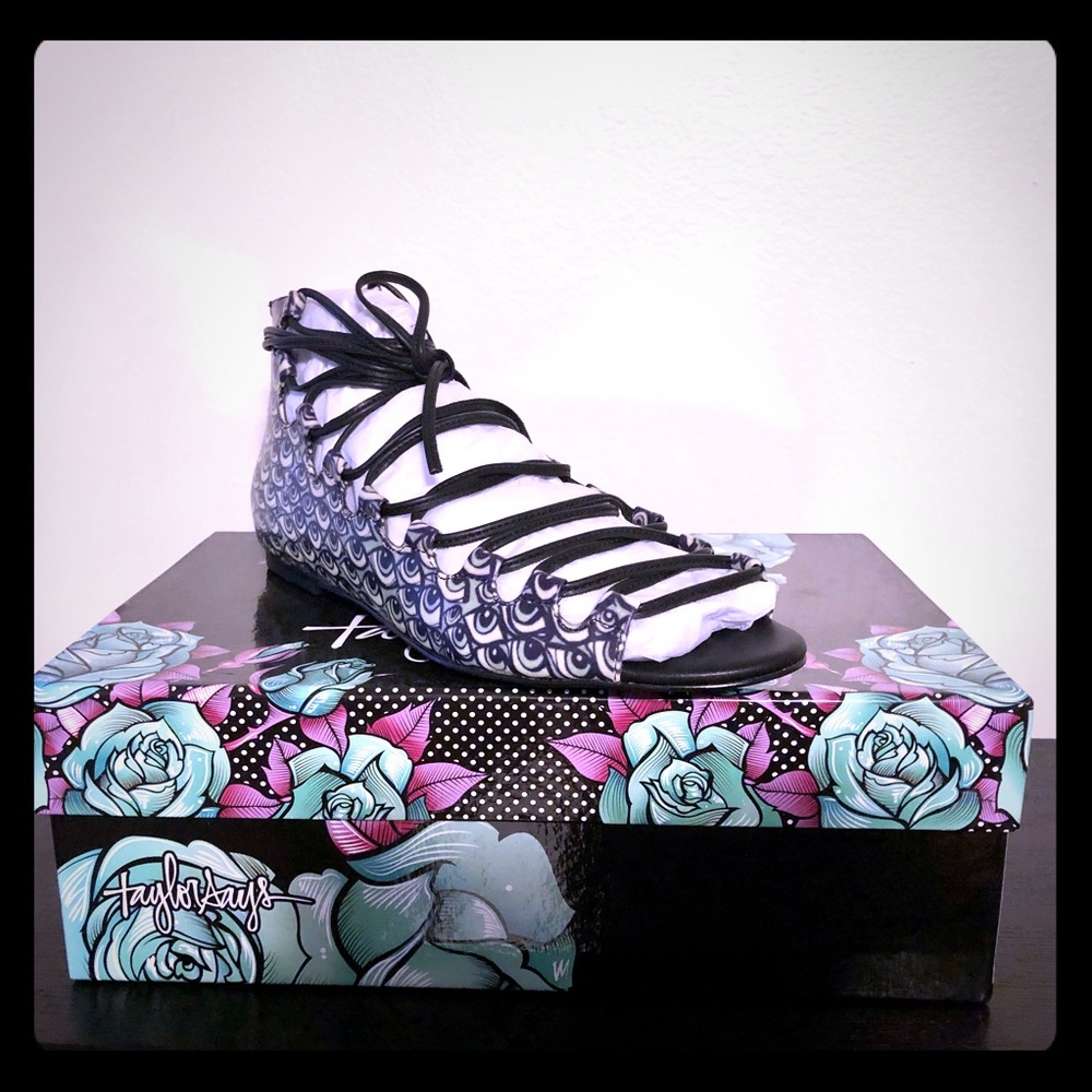 Women’s sandals